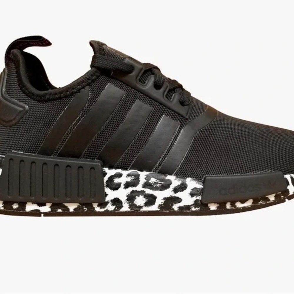 Like New Adidas Originals Womens NMD_R1 Sneakers (Black Leopard, 6.5)